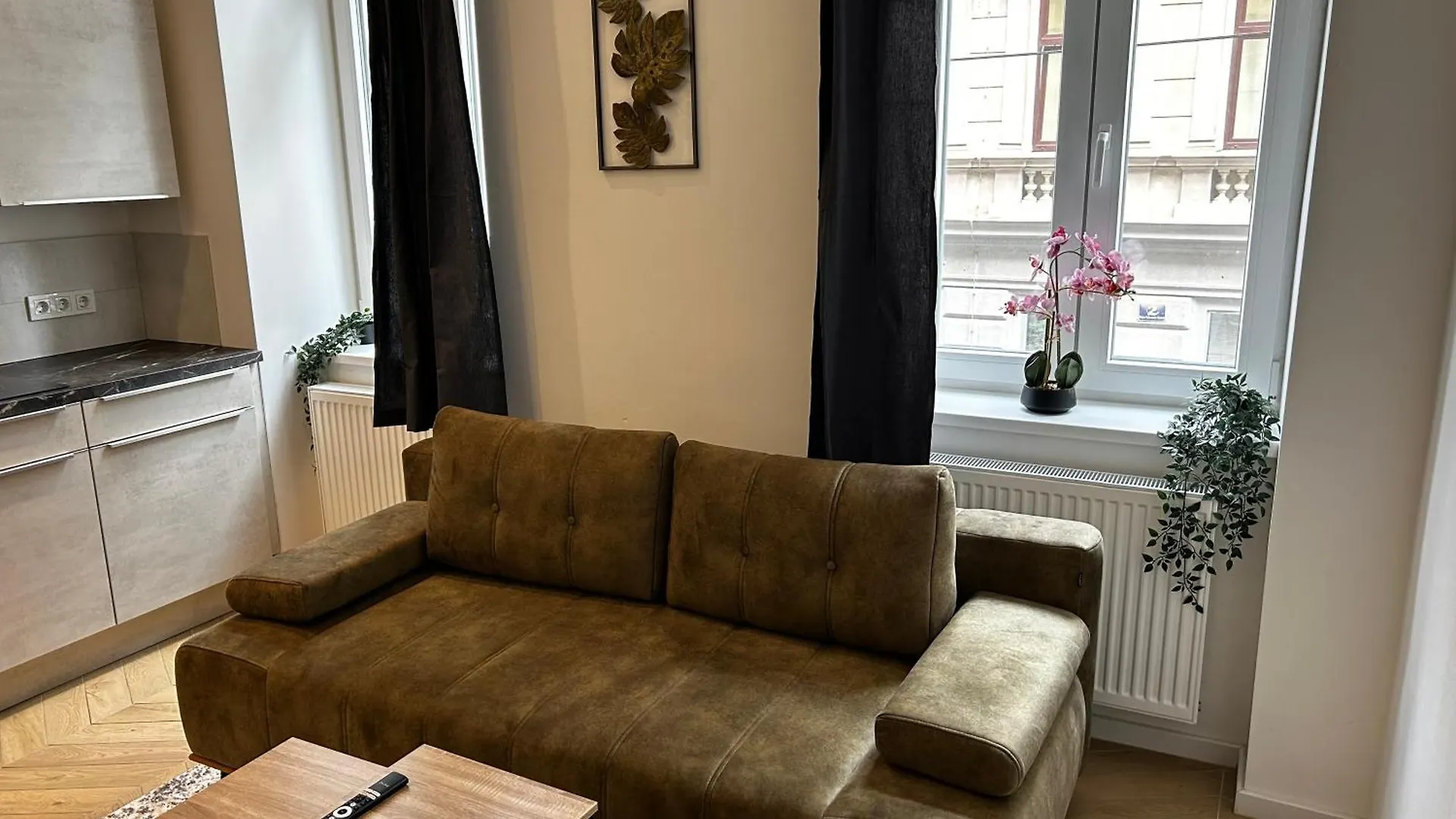 Stadtnest An Der Mariahilfer contacts
